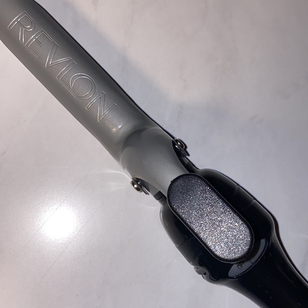 Revlon 1” round curling iron temperature settings 1-30 heat on & off buttons​​ - Picture 4 of 5
